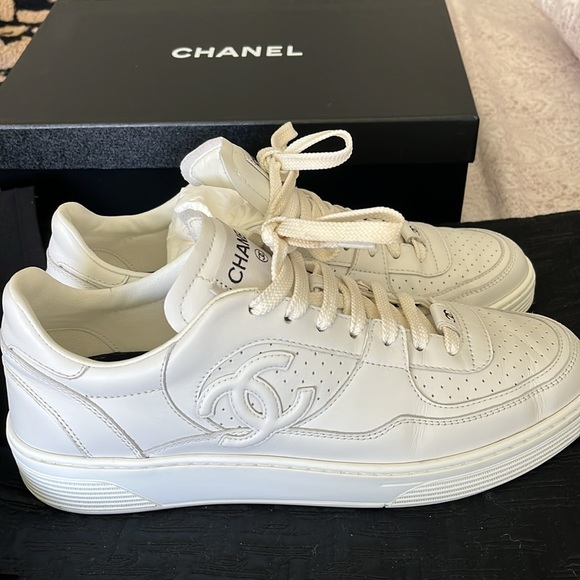 White Chanel sneakers 2024 - Picture 2 of 5